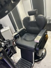 BRAND NEW BARBER CHAIR