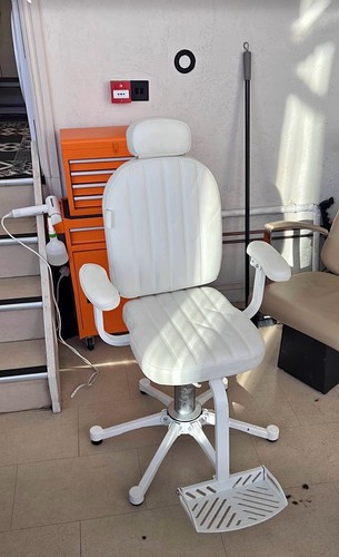 Purcy mobile barber - barber, chair